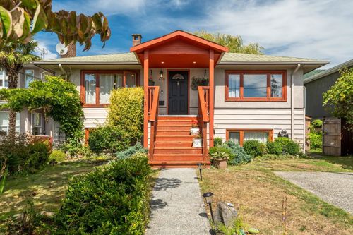 430 W Kings Rd, North Vancouver, BC, V7N | Card Image