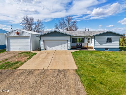 309 North Avenue E, Glen Ullin, ND, 58631 | Card Image