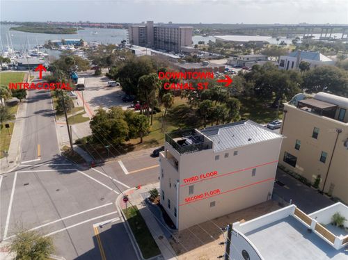 132 Julia St, New Smyrna Beach, FL, 32168-7055 | Card Image