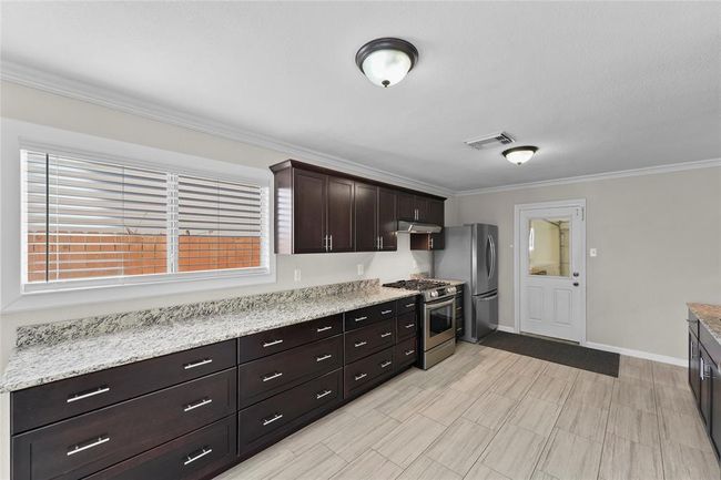 Tons of counter space in the kitchen! | Image 4