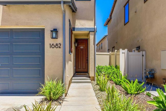 1682 Carol Lee Ln, House other with 3 bedrooms, 3 bathrooms and 4 parking in Escondido CA | Image 4