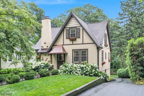 5 Tysley St, Basking Ridge, NJ, 07920-1626 | Card Image