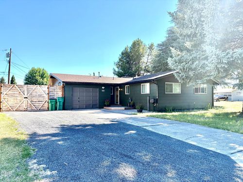 5624 Casa Way, Klamath Falls, OR, 97603-5116 | Card Image