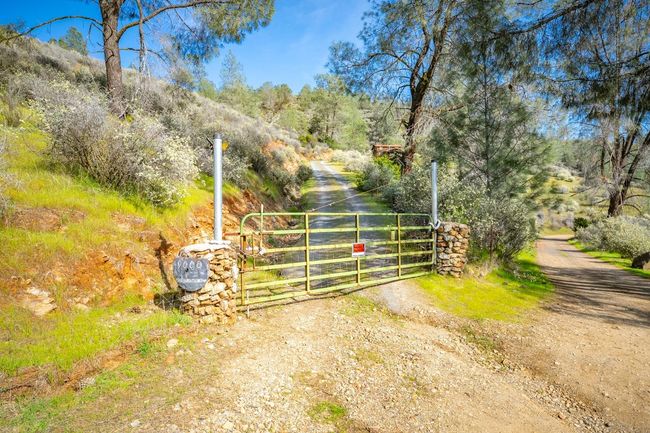 9000 Six Bit Gulch Rd, House other with 3 bedrooms, 2 bathrooms and null parking in Jamestown CA | Image 11