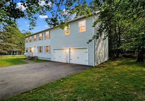 1226 Country Place Dr, Tobyhanna, PA, 18466-7957 | Card Image