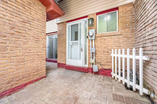 1659 Dreyber Crt, House attached with 4 bedrooms, 4 bathrooms and 1 parking in Pickering ON | Image 5