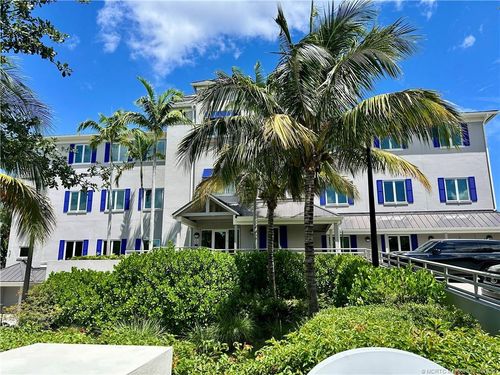 302-411 Osceloa Street Street, Stuart, FL, 34994 | Card Image