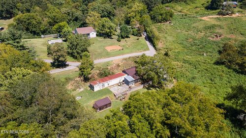 385 Shelton Rd, Newport, TN, 37821-5233 | Card Image