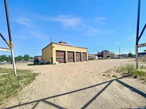 503 N Railway St W, Swift Current, SK, S9H4T4 | Card Image