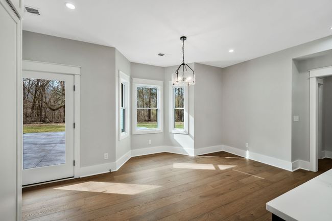 Breakfast Nook/eat in Area | Image 21