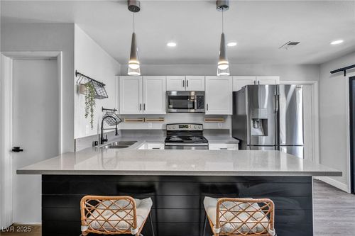 unit-b-1025 Willow Tree Dr, Las Vegas, NV, 89128-3368 | Card Image