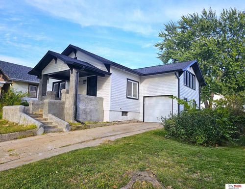 1316 C St, Fairbury, NE, 68352-1560 | Card Image