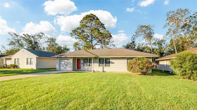 131 Laurel St, House other with 4 bedrooms, 1 bathrooms and 1 parking in Lake Jackson TX | Image 36