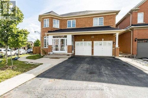 29 Laurentide Cres, Brampton, ON, L6P1Y3 | Card Image