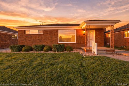 23131 Playview Street, St Clair Shores, MI, 48082 | Card Image