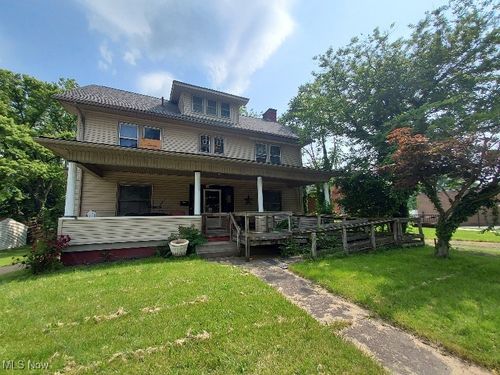 84 Lowellville Road, Struthers, OH, 44471 | Card Image