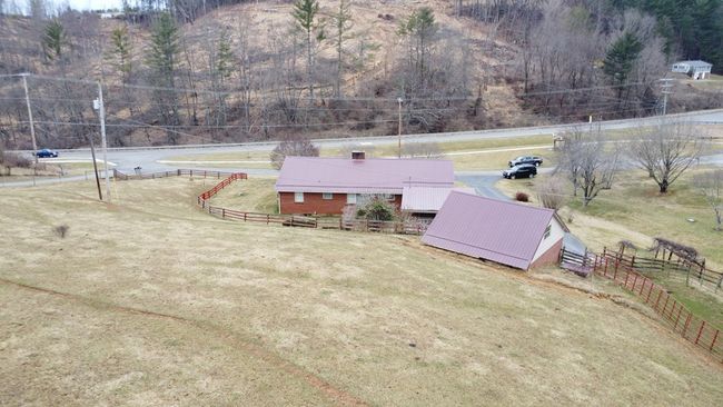 1011 South Main Street, House other with 3 bedrooms, 2 bathrooms and 2 parking in Independence VA | Image 28