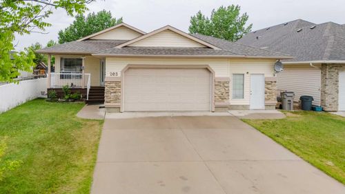 203 Pinnacle Way, Grande Prairie, AB, T8W2S9 | Card Image