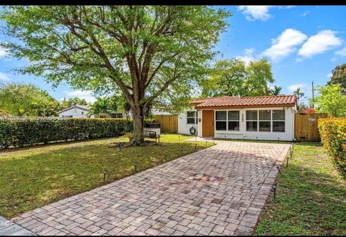 na-1482 Ne 175th St, North Miami Beach, FL, 33162-1357 | Card Image