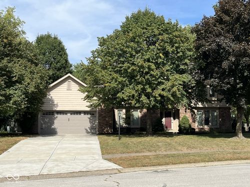 305 Gloucester Ct, Noblesville, IN, 46060-5403 | Card Image
