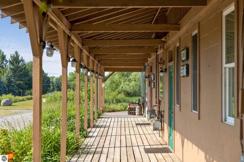 5046 S West Bay Shore Dr, Suttons Bay, MI, 49682-9721 | Card Image