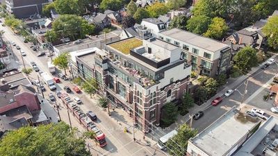 208 - 2 Bellefair Ave, Condo with 3 bedrooms, 3 bathrooms and 1 parking in Toronto ON | Image 1