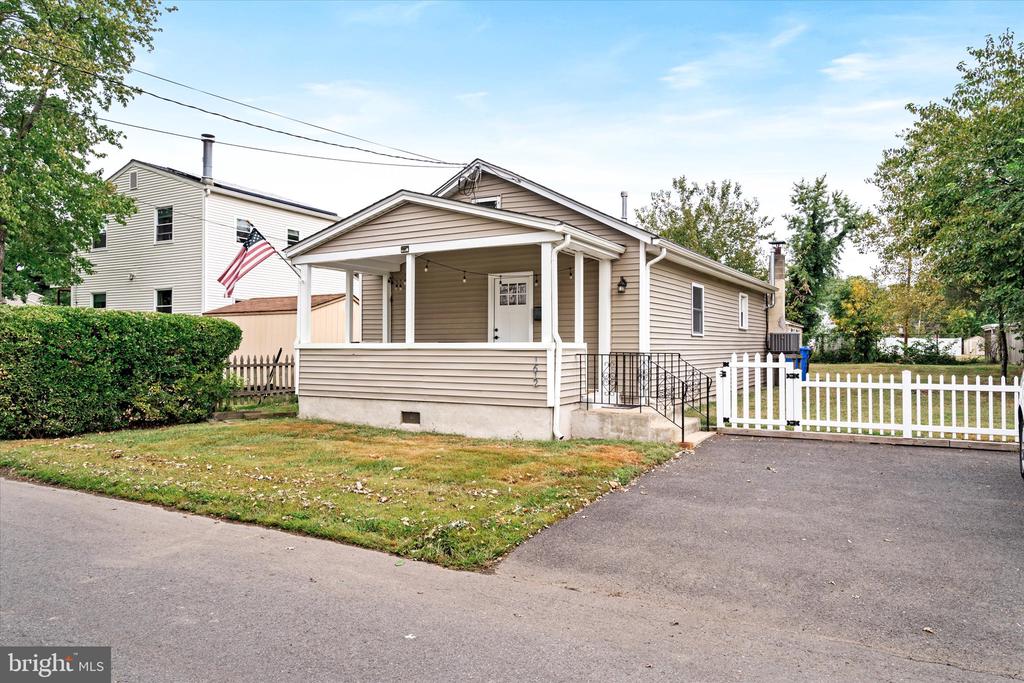 Pennsauken St, Cinnaminson, NJ 08077