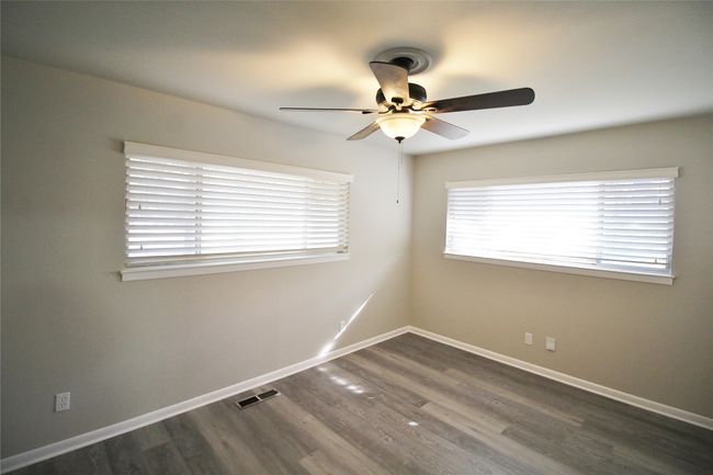 111 S 1 St St, House other with 3 bedrooms, 2 bathrooms and null parking in Midlothian TX | Image 15