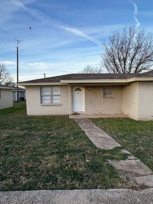 332 Waters St, Moran, TX, 76464-2622 | Card Image
