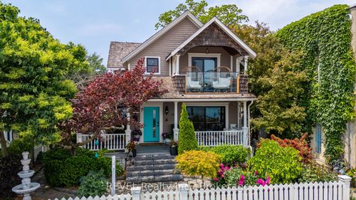 {{alt}} | Card Image