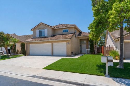 1898 Stonehaven Dr, Corona, CA, 92879-8553 | Card Image