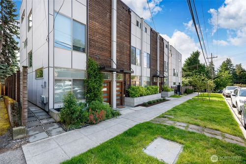 4216 30th Ave Sw, Seattle, WA, 98126-2510 | Card Image