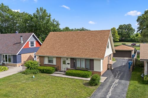 5547 Fairway Dr, Crestwood, IL, 60418-1327 | Card Image