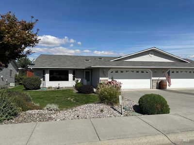 925 Tamarack Dr, Condo with 2 bedrooms, 2 bathrooms and 2 parking in Lewiston ID | Image 1