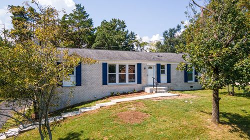 609 Harpeth Pkwy E, Nashville, TN, 37221-3563 | Card Image