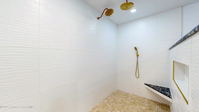 Primary Shower | Image 27