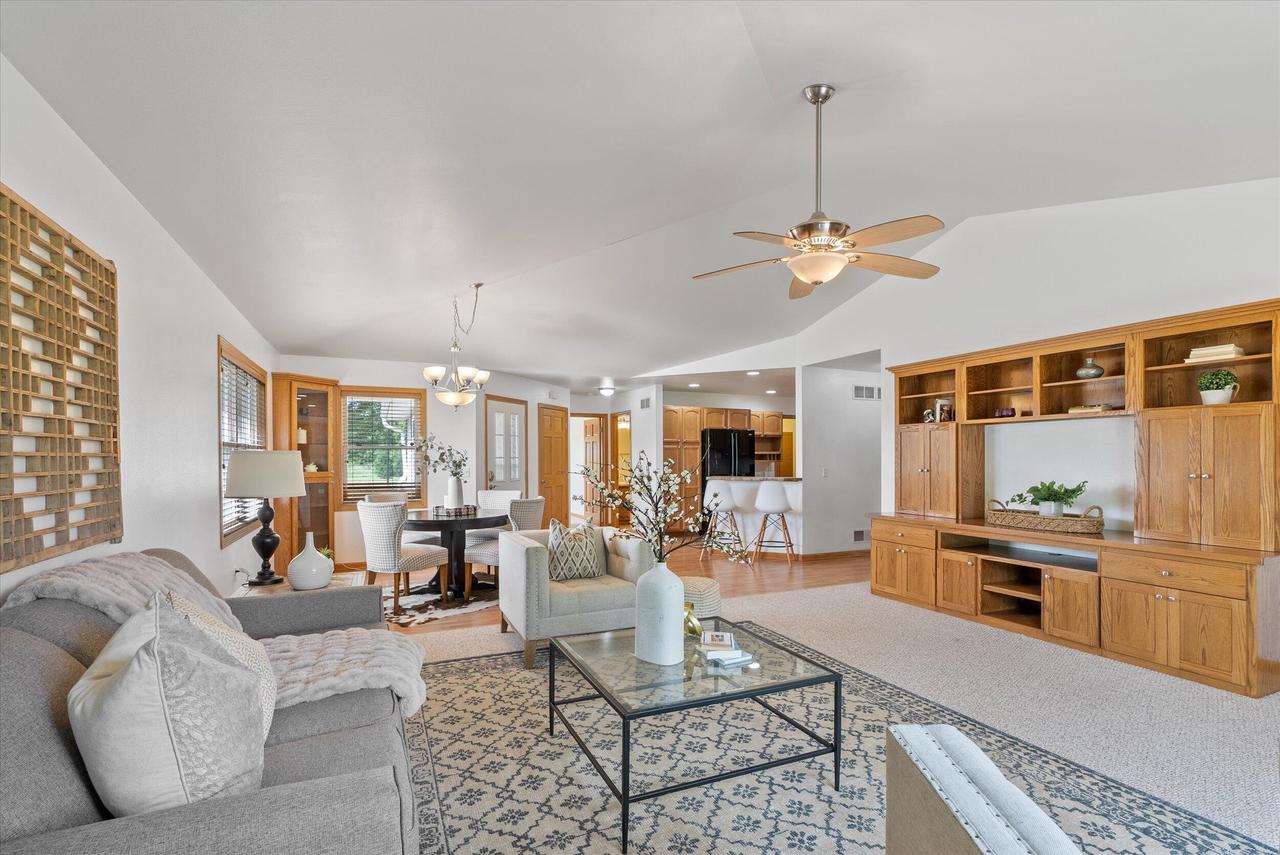 Trailview Xing, Waterford, WI 53185