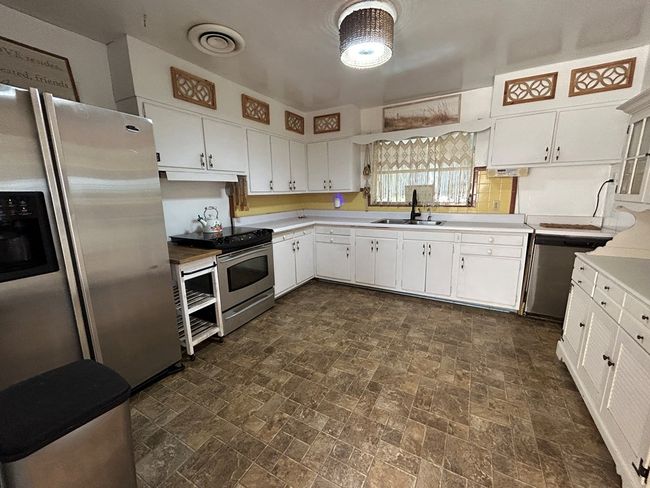 110 Westcott Cir, House other with 4 bedrooms, 2 bathrooms and 3 parking in Port St. Joe FL | Image 12