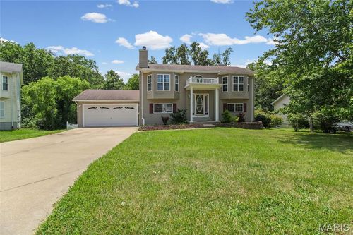 704 Sportsmans Ct, Warrenton, MO, 63383-7097 | Card Image