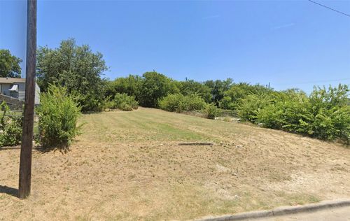 3006 N Crump St, Fort Worth, TX, 76106-6039 | Card Image