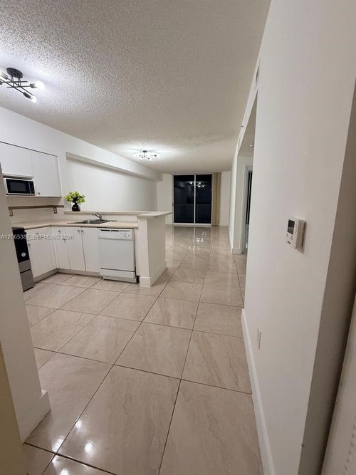 1009-5091 Nw 7th St, Miami, FL, 33126-3474 | Card Image