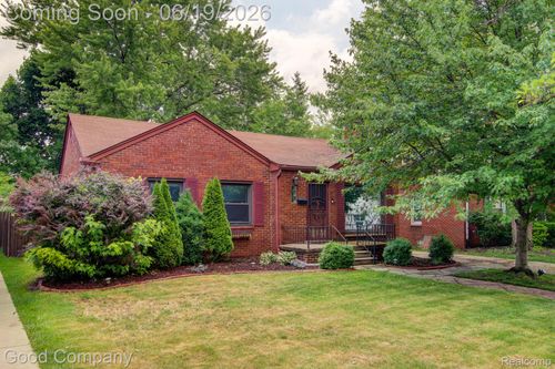 4246 Elmwood Ave, Royal Oak, MI, 48073-1516 | Card Image