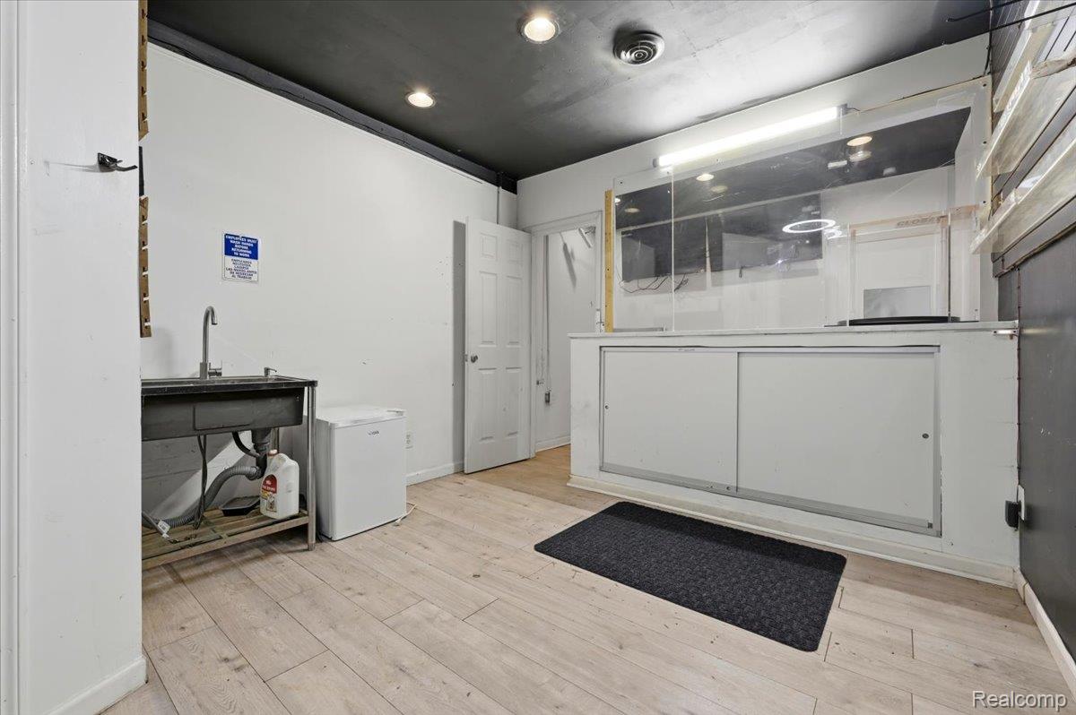 Commercial Sale in Detroit 4