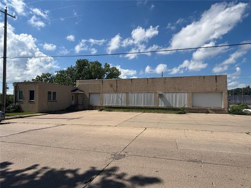 1814 E Ave Ne, Cedar Rapids, IA, 52402-5240 | Card Image