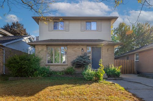 74 Erica Cres, London, ON, N6E3P5 | Card Image
