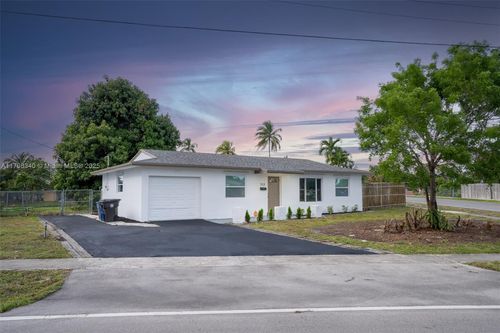 3531 Nw 26th St, Lauderdale Lakes, FL, 33311-2667 | Card Image