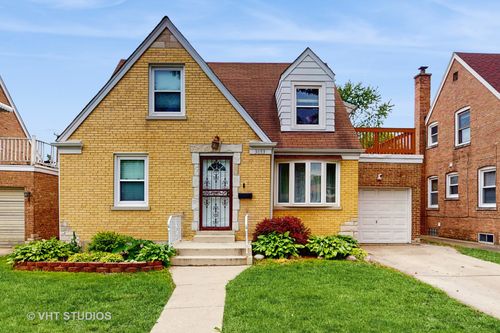 3033 Dora St, Franklin Park, IL, 60131-2423 | Card Image
