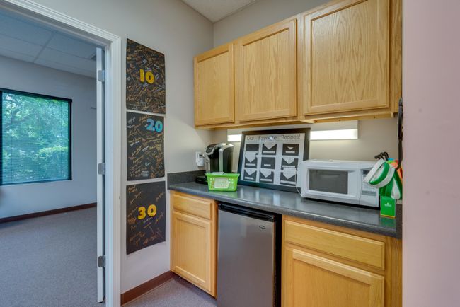 Downstairs kitchenette | Image 15