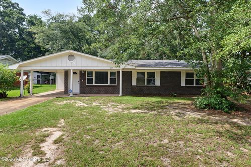 2517 Ridgewood Rd, Ocean Springs, MS, 39564-4216 | Card Image