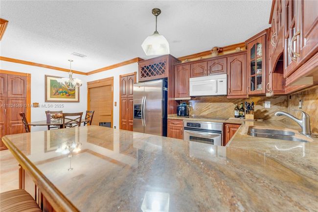 12350 Nw 7 Th Trl, House other with 3 bedrooms, 2 bathrooms and null parking in Miami FL | Image 13